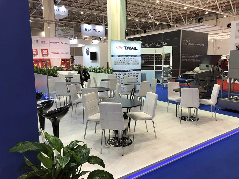 Design și construcție standuri expoziționale personalizate